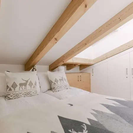 Modern With Sauna And Mountain Views