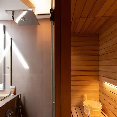 Modern With Sauna And Mountain Views